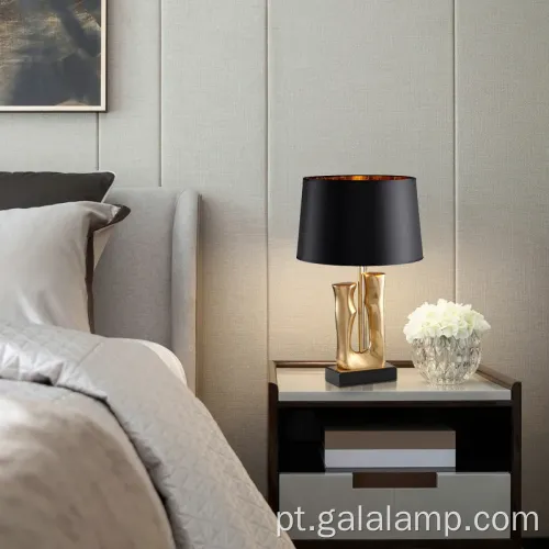 Lâmpada de mesa de cerâmica criativa com design de luxo leve